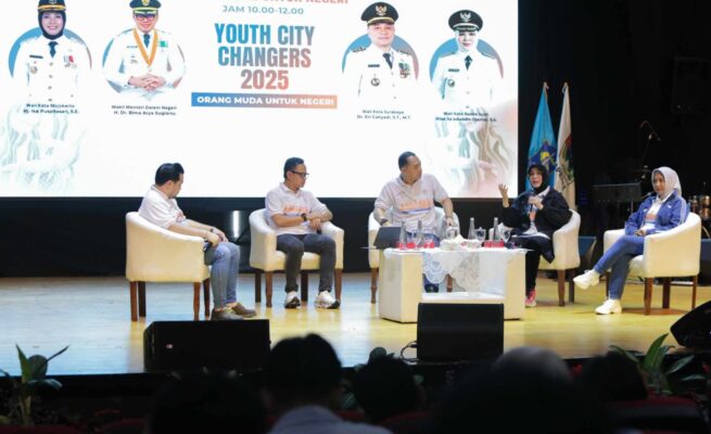 Wali Kota Banda Aceh Illiza Sa’aduddin Djamal saat menjadi motivational speech dalam talkshow inspiratif YCC Munas APEKSI 2025 di Balai Budaya Alun-alun Kota Surabaya, Rabu (7/5)
