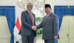 Presiden Prabowo Subianto saat menerima kunjungan pendiri Microsoft sekaligus filantropis dunia Bill Gates di Istana Kepresidenan Jakarta, Rabu (7/5). (Foto/Setpres)