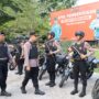 Kabag Ops Polres Sabang AKP Bukhari memeriksa pasukan pada apel personil Tim Anti Premanisme yang dilaksanakan di Area Sabang Fair, Gp. Kuta Barat Kecamatan Sukakarya Kota Sabang, Kamis (8/5). (Foto: Infoaceh.net/Andi Armi)
