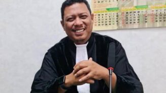 “Pelaporan kepala LLDIKTI Wilayah XIII Aceh cukup beralasan secara hukum, ancaman hukumannya adalah penjara 2 tahun 8 bulan,” kata Fadjri.