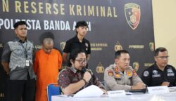 SA (28), warga Tangerang, Banten, pelaku penipuan jual beli mobil online melalui Marketplace Facebook ditangkap Satreskrim Polresta Banda Aceh. (Foto: Dok. Polresta Banda Aceh)
