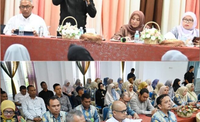 Bupati Aceh Besar Muharram Idris menyampaikan arahan dalam pertemuan dengan Kadis Kesehatan, Direktur RSUD, Kepala Puskesmas se-Aceh Besar di Gedung Dekranasda Aceh Besar, Gampong Gani, Kecamatan Ingin Jaya, Jum'at (9/5)