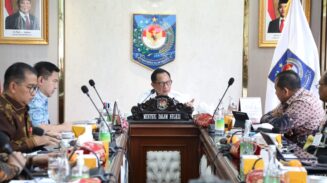 Mendagri Tito Karnavian saat pemaparan pada Rapat Koordinasi Percepatan Realisasi APBD Tahun 2025. (Foto: Dok. Puspen Kemendagri)