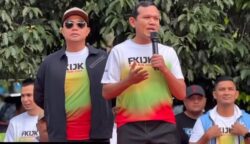 Foto: Wakil Gubernur Aceh Fadhlullah saat membuka event FKIJK Aceh Run 2025 di Lapangan Blang Padang, Banda Aceh, Ahad (11/5/2025)
