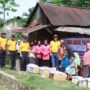 Kapolda Aceh Irjen Pol Achmad Kartiko bersama Ketua Bhayangkari Daerah Aceh, Ny. Rani Achmad Kartiko menggelar bakti sosial di dua gampong terpencil di Kecamatan Geureudong Pase, Aceh Utara, Ahad (11/5).