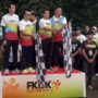 Wakil Wali Kota Banda Aceh Afdhal Khalilullah ikut mengangkat bendera start saat melepas peserta lari FKIJK Aceh Run 2025 di Lapangan Blang Padang Banda Aceh, Ahad pagi (11/5). Sejumlah pelari tampak memakai celana pendek. (Foto: Dok. Infoaceh.net)