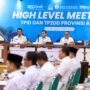 Wagun Aceh Fadhlullah, didampingi Plt Sekda Aceh, M Nasir membuka High Level Meeting TPID dan Tim Percepatan dan Perluasan Digitalisasi Daerah Provinsi Aceh, di Gedung Serbaguna Setda Aceh, Rabu (14/5)
