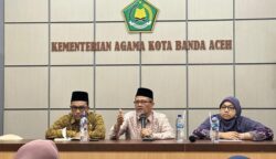 Kakankemenag Banda Aceh Salman Arifin, Kamis (15/5/) mengumpulkan seluruh kepala Madrasah Negeri (MIN, MTsN, dan MAN) sebagai respons terkait isu biaya masuk sekolah pada proses PPDB 2025