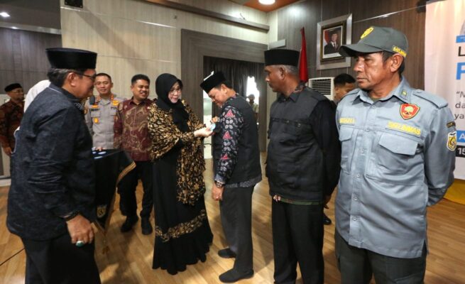 Wali Kota Banda Aceh Illiza Sa’aduddin Djamal meluncurkan Pageu Gampong di aula balai kota, Kamis (15/5)