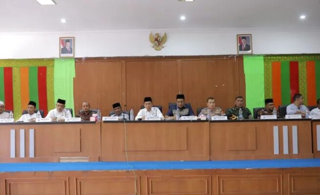 Pemkab Pidie Jaya menggelar rapat koordinasi bersama panitia pelaksana MTQ ke-37 Provinsi Aceh, Jumat (16/5/2025), di Aula Cot Trieng, Kantor Bupati