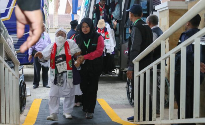 Jamaah haji Aceh Kloter 1 saat masuk Asrama Haji Banda Aceh, Sabtu pagi (17/5). (Foto: Dok. Infoaceh.net)