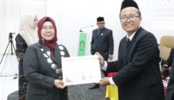 Dr Dedi Wahyudi MPdI mencatat prestasi luar biasa dengan meraih IPK sempurna 4.0 dalam Yudisium Gelombang II Tahun Akademik 2024/2025 di Pascasarjana UIN Ar-Raniry Banda Aceh