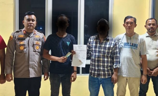 parkir liar Banda Aceh, pungli parkir liar Darussalam, pengelola parkir ilegal Aceh, juru parkir tanpa izin Aceh Besar, Tim Lebah Polsek Darussalam, kasus parkir liar 2025, parkir ilegal depan bank, parkir ilegal Aceh diselidiki, juru parkir liar kena razia, pungutan liar Banda Aceh
