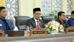 Rapat Paripurna DPRK Banda Aceh menetapkan hasil uji kelayakan dan kepatutan (Fit & Proper Test) Anggota Baitul Mal Kota Banda Aceh, Rabu (21/5). (Dok. Humas DPRK Banda Aceh)