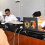 Satreskrim Polres Aceh Timur menangkap pria berinisial TM (33), warga Keude Aceh, Idi Rayeuk, setelah menggelapkan uang hasil penjualan 224 unit ponsel dari tempatnya bekerja toko handphone Idi Rayeuk. (Foto: Dok. Polres Aceh Timur)