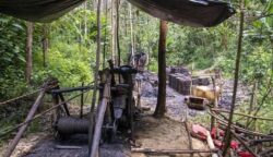 Pemerintah melalui Kementerian ESDM mengungkapkan rencana untuk melegalkan sumur minyak ilegal yang selama ini dioperasikan oleh masyarakat