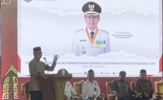 Wamendagro Bima Arya pada peluncuran dan dialog percepatan Musdesus serta pembentukan koperasi desa yang digelar di Balee Meuseuraya Aceh, Banda Aceh, Kamis (22/5/2025)