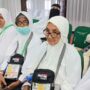 Nenek, ibu dan cucu dari Kota Sabang berangkat ke Tanah Suci dalam satu penerbangan kloter 07, Sabtu (24/5). (Foto: For Infoaceh.net)