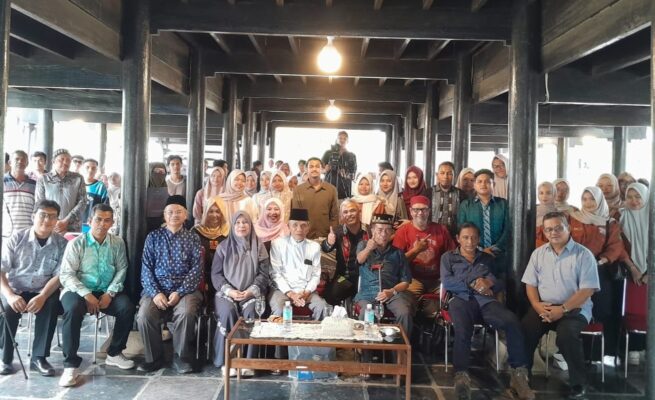Majelis Seniman Aceh (MASA) menggelar seminar dan pameran bertajuk “Gelar Karya Besar Hikayat Aceh dan Hamzah Fansuri: Memory of The World UNESCO”, Sabtu (24/5), di Museum Aceh. (Foto: For Infoaceh.net)