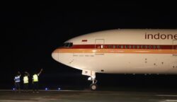 Jamaah haji Aceh kloter 08 asal Pidie terbang ke Arab Saudi pada Ahad malam (25/11). (Foto: For Infoaceh.net)