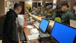 Tim gabungan Satpol PP-WH Aceh Besar, melakukan razia dan pengawasan terhadap pelaksanaan syariat Islam di sejumlah hotel dalam wilayah Aceh Besar, Sabtu malam (24/5/2025)