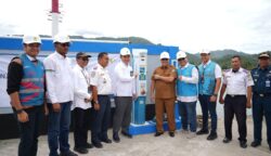 PT PLN Unit Induk Distribusi menghadirkan kemudahan bagi para pelaku usaha sektor perikanan dan kelautan melalui program Electrifying Marine dengan membangun Anjungan Listrik Mandiri (ALMA).