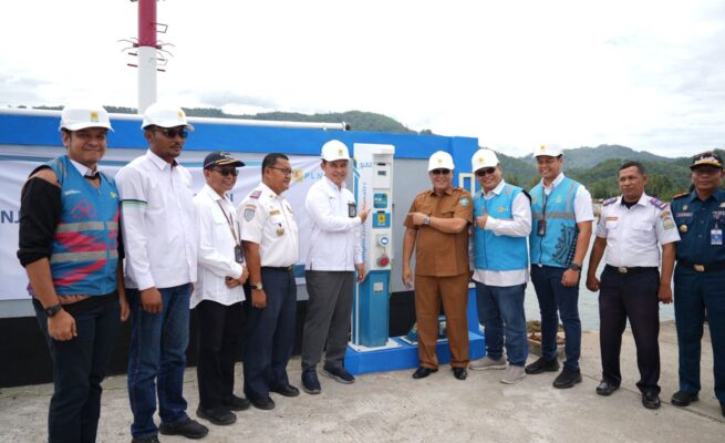 PT PLN Unit Induk Distribusi menghadirkan kemudahan bagi para pelaku usaha sektor perikanan dan kelautan melalui program Electrifying Marine dengan membangun Anjungan Listrik Mandiri (ALMA).