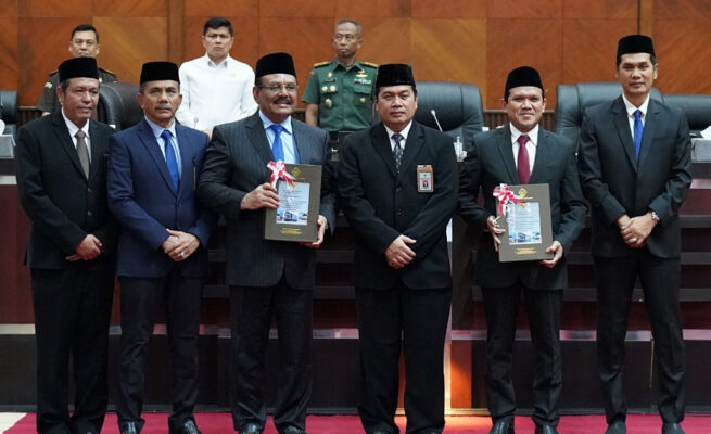 Pemerintah Aceh meraih opini WTP untuk ke-10 kalinya berturut-turut dari BPK RI. Penyerahan Laporan Hasil Pemeriksaan (LHP) atas Laporan Keuangan Pemerintah Aceh 2024 digelar dalam Rapat Paripurna DPRA, Senin, 26 Mei 2025.