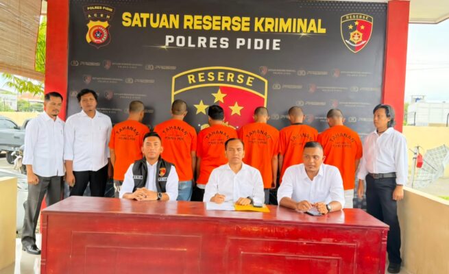 Satreskrim Polres Pidie, berhasil mengungkap sejumlah kasus curanmor dalam Operasi Sikat Seulawah 2025. Enam pelaku ditangkap dan 4 sepeda motor berhasil diamankan. (Foto: Dok. Polres Pidie)