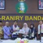 UIN Ar-Raniry menyerahkan donasi sebesar Rp50 juta untuk pembangunan Rumah Sakit Ibu dan Anak (RSIA) Indonesia di Gaza, Palestina.