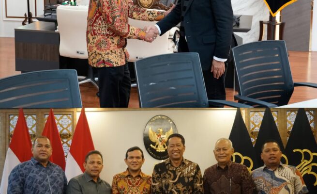 Wagub Aceh Fadhlullah bertemu Menko Kumham Imipas Yusril Ihza Mahendra dan Menteri Hukum Supratman Andi Agtas di Jakarta, Rabu (28/5). (Foto: For Infoaceh.net)