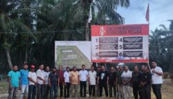 Sekretaris Komisi III DPRA Hadi Surya menemui warga Gampong Seuneubok Pusaka, Kecamatan Trumon Timur, Aceh Selatan, Jum'at (30/5). (Foto: For Infoaceh.net)