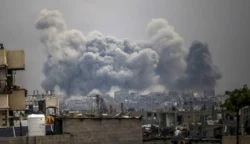 Asap meningkat setelah serangan Israel di Tel al Zaatar, Kota Gaza/ Anadolu.