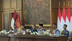 Prabowo dan Macron Makan Siang Bareng Taruna Akmil
