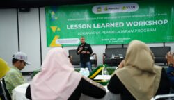 Yayasan Kemanusiaan Madani Indonesia (YKMI), didukung oleh Muslim Aid, menggelar kegiatan Lesson Learned Program Penguatan Kualitas Pendidikan di Aceh Tahap Keempat Tahun 2024–2025, Selasa (24/6/2025), di Aula Lantai 5 Hotel Rasamala, Banda Aceh.