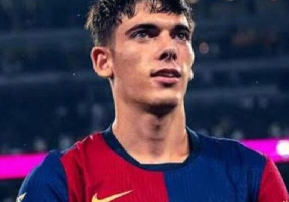 Alex Valle Tinggalkan Barcelona, Gabung Permanen ke Como 1907