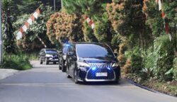 Prabowo Subianto mengumpulkan sejumlah menteri Kabinet Merah Putih di kediaman pribadinya di Hambalang, Bogor, Senin (9/6/2025).