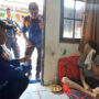 Seorang perempuan berinisial D asal Bekasi menjadi korban Kekerasan Dalam Rumah Tangga (KDRT) dan melaporkan kejadian itu ke petugas pemadam kebakaran. D mengaku dirinya sudah membuat laporan kepada polisi pada Jumat (20/6/2025) lalu.