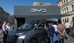 Perang harga baru BYD memicu reaksi dari industri dan regulator