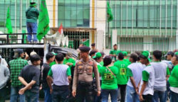 Geruduk Kantor PPP, Kader Penjaga Marwah Minta Rommy Dipecat