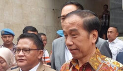Tuntutan Pemakzulan Gibran Bikin Jokowi Oleng