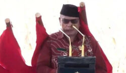 Detik-detik Pembaca Doa Acara Panen Jagung Prabowo Tertimpa Bendera