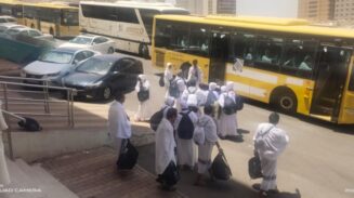 Bus sekolah dijadikan transportasi jemaah haji ke Arafah