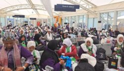 Jemaah haji Indonesia di Bandara AMAA, Madinah, Arab Saudi