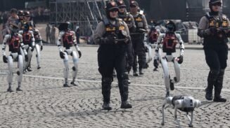 Robot Polri Gegerkan Monas: Modernisasi Kepolisian Siap Sambut Era 'Robot Polisi 2030'