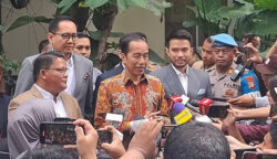 Jokowi seperti Tidak Sabar Roy Suryo Dkk Masuk Penjara