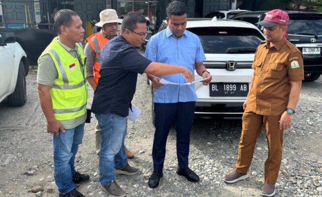 Anggota Dewan Perwakilan Rakyat Aceh (DPRA) dari Fraksi PKB, Munawar Ar Ngohwan, usai melakukan peninjauan ke lokasi bersama tim teknis dari Dinas PUPR Aceh, Rabu (24/6/2025)
