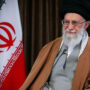 Di tengah serangan udara besar-besaran Israel terhadap Iran, Pemimpin Tertinggi Iran Ayatollah Ali Khamenei dilaporkan telah mengungsi ke dalam bunker.