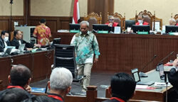 Ahli Bahasa UI Pastikan Hasto Sosok "Bapak" yang Perintahkan Harun Masiku Tenggelamkan Ponsel