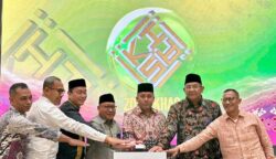 Staf Ahli Gubernur Aceh Restu Andi Surya, saat meresmikan Zona Kuliner Halal, Aman dan Sehat (Zona KHAS) Kantin RSUDZA Banda Aceh, Sabtu (14/6)
